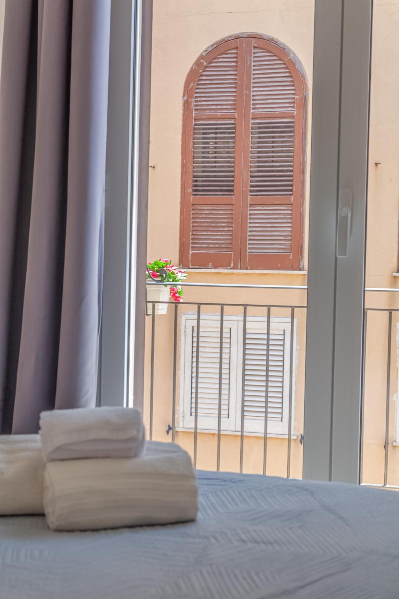 Isgro Rooms Марсала Екстериор снимка