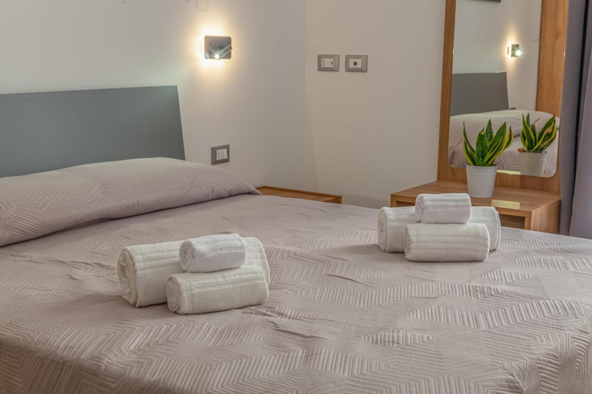 Isgro Rooms Марсала Екстериор снимка